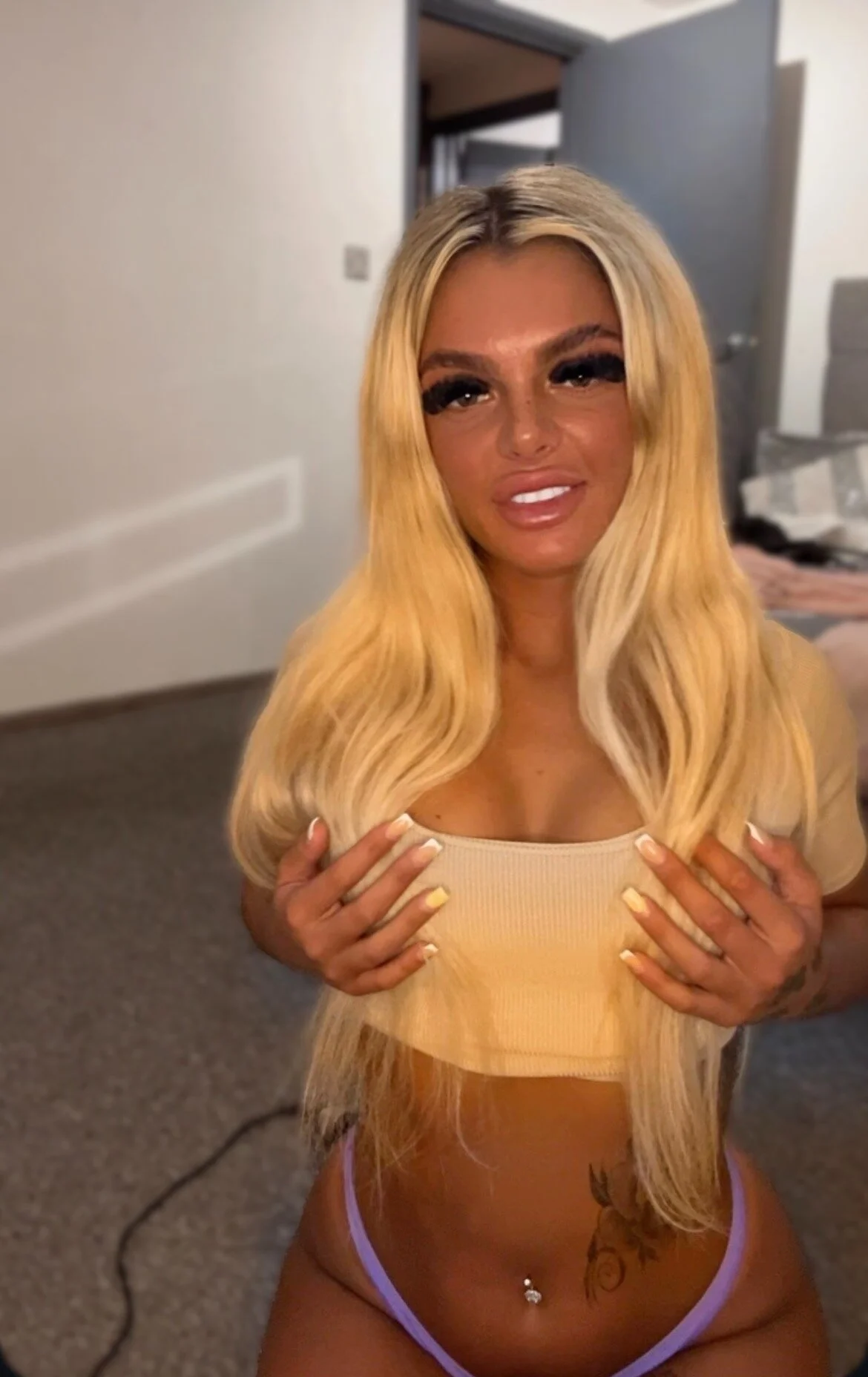 XXX Porn Photo of Nude Irish_BarbieMilfx 76