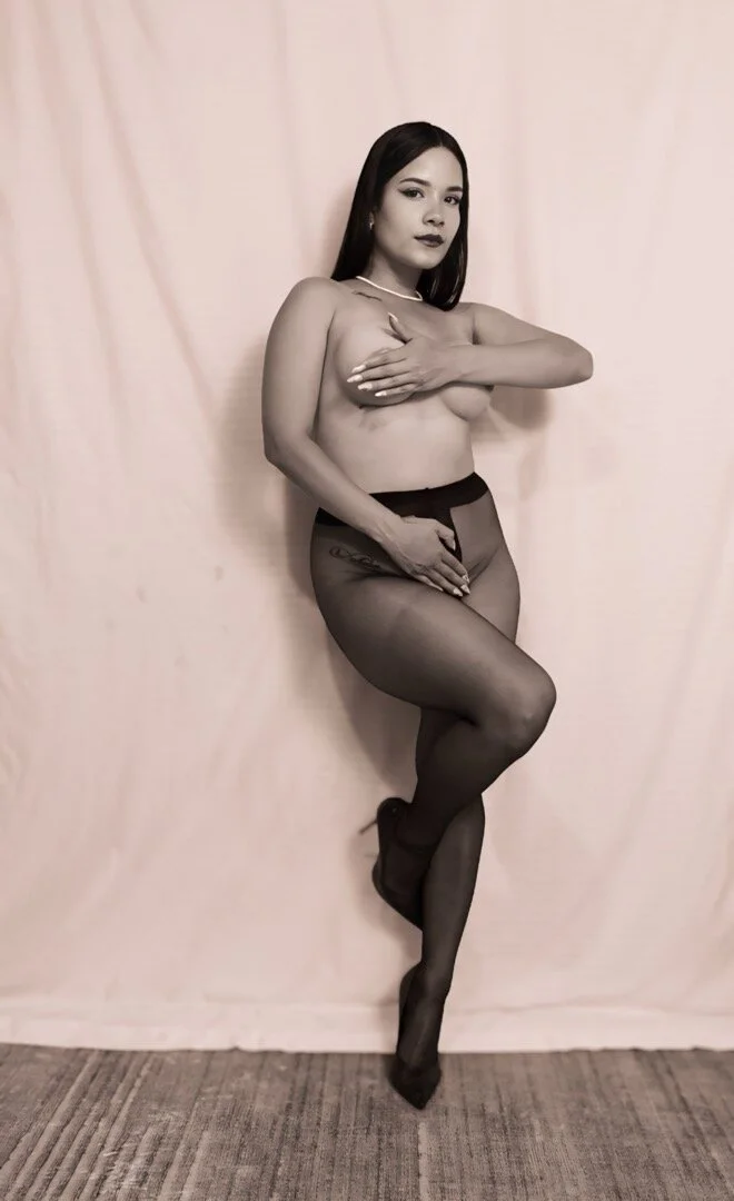 XXX Porn Photo of Nude selena_rogue 4