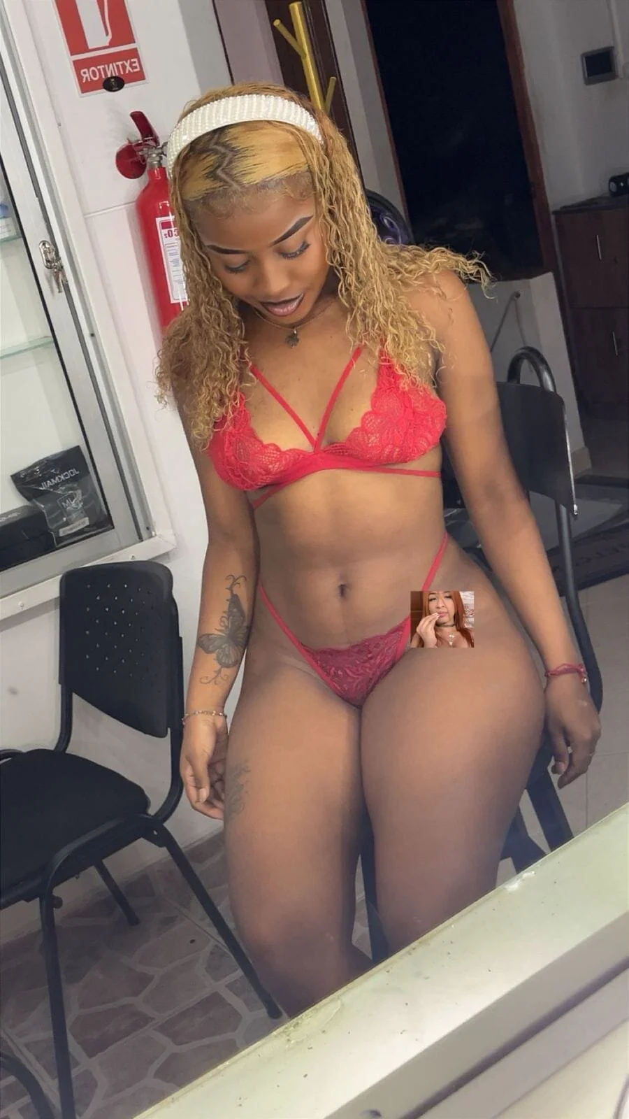 XXX Porn Photo of Nude erika_lyrics 1