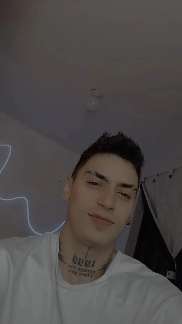 XXX Porn Photo of Nude alejo_greyx 10