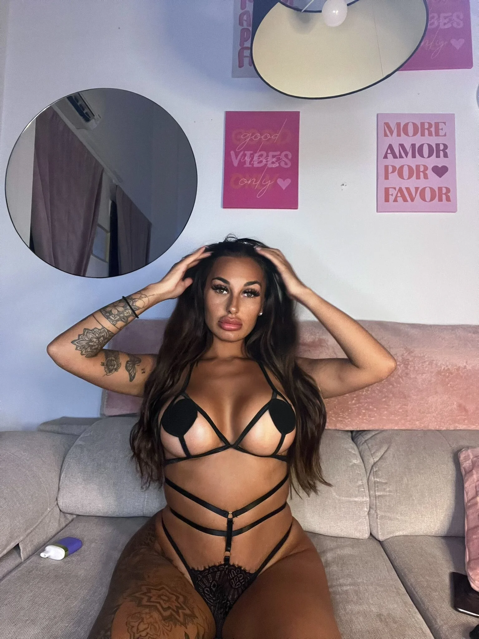 XXX Porn Photo of Nude Rosieredxox 2