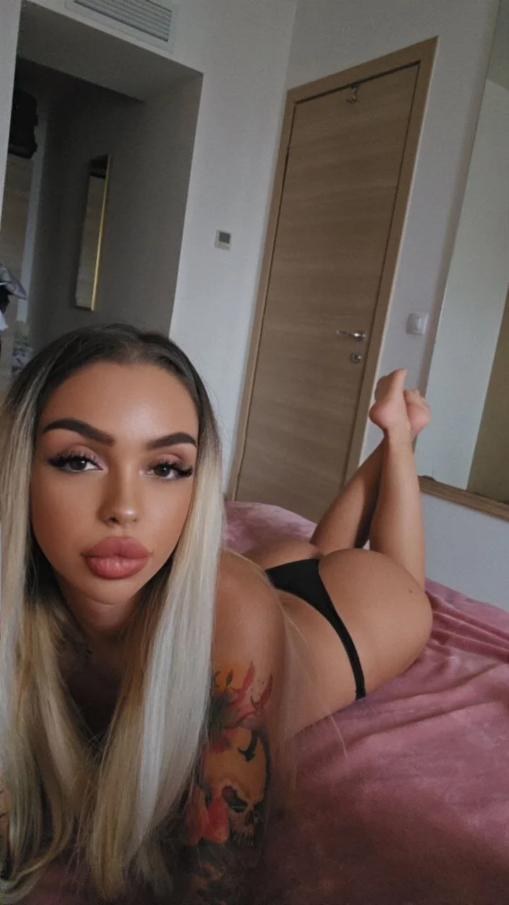 XXX Porn Photo of Nude AprilHadid 8