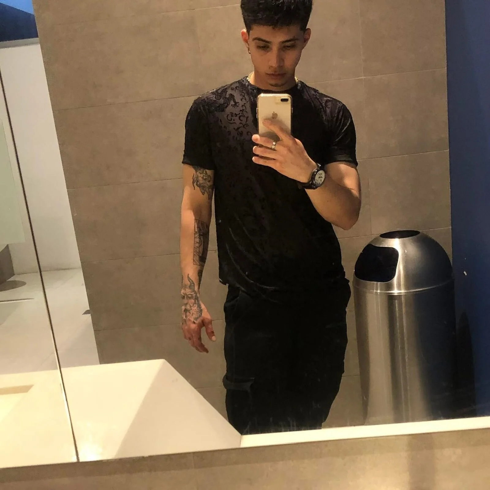 XXX Porn Photo of Nude mike_friends 6