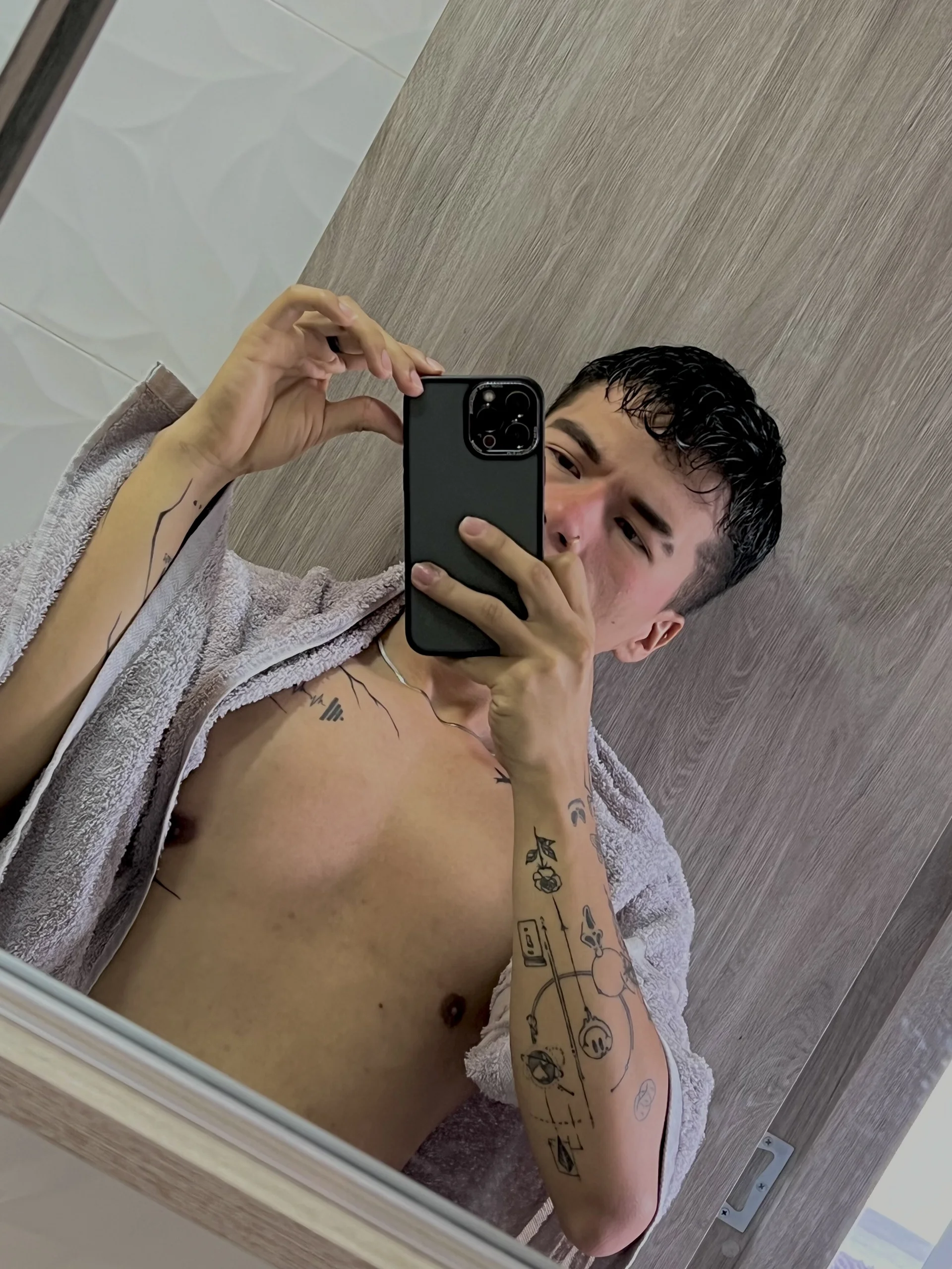 XXX Porn Photo of Nude Logan_smith1 7