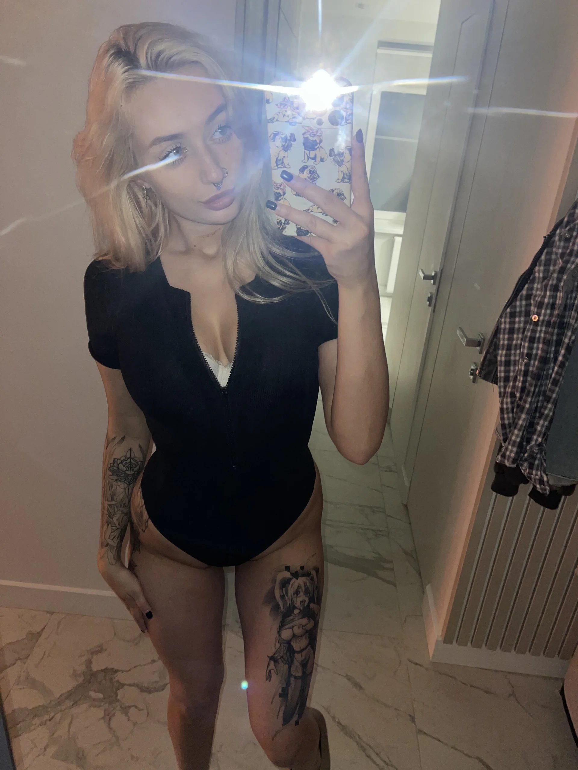 XXX Porn Photo of Nude _Kiss_me_hard_ 22
