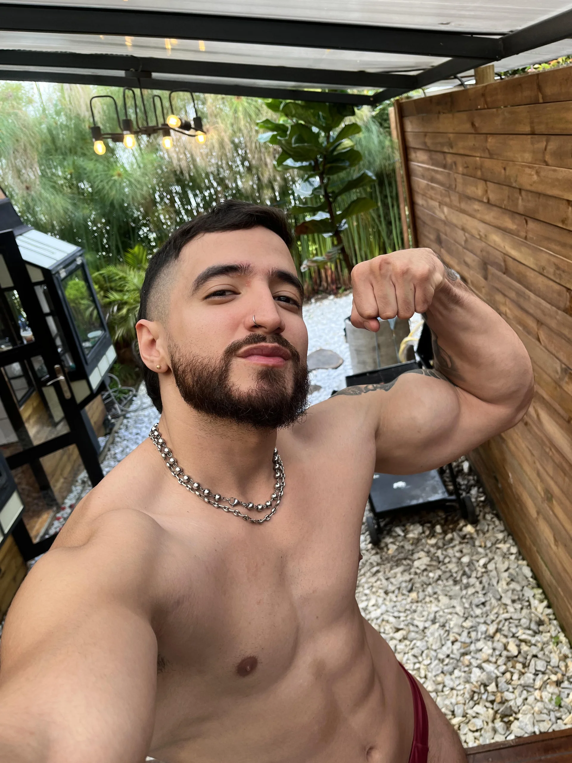 XXX Porn Photo of Nude bradley_martinez 27