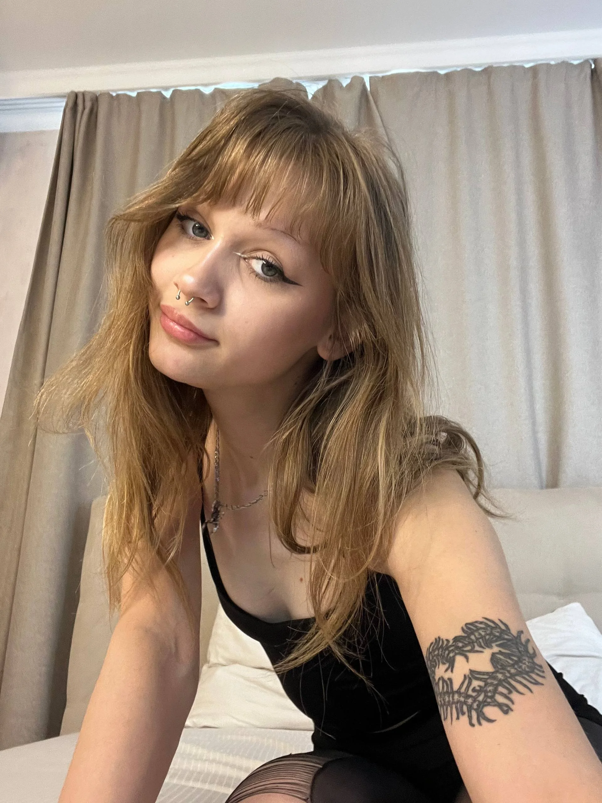 XXX Porn Photo of Nude ElissaMikrot 6