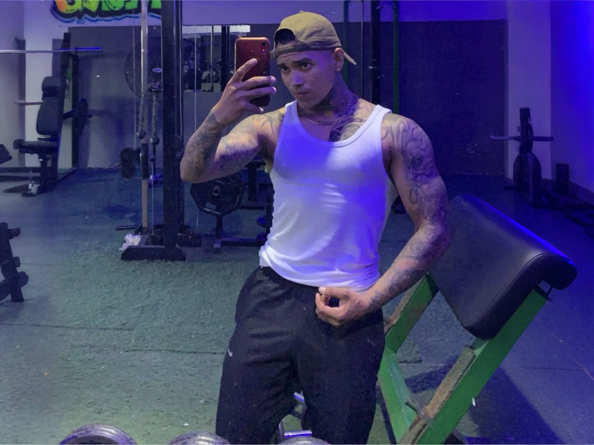 XXX Porn Photo of Nude tyler_bell_ 22