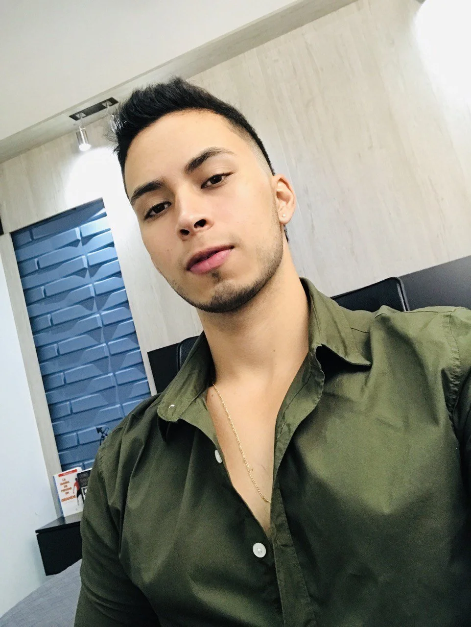 XXX Porn Photo of Nude Brandonflex 8