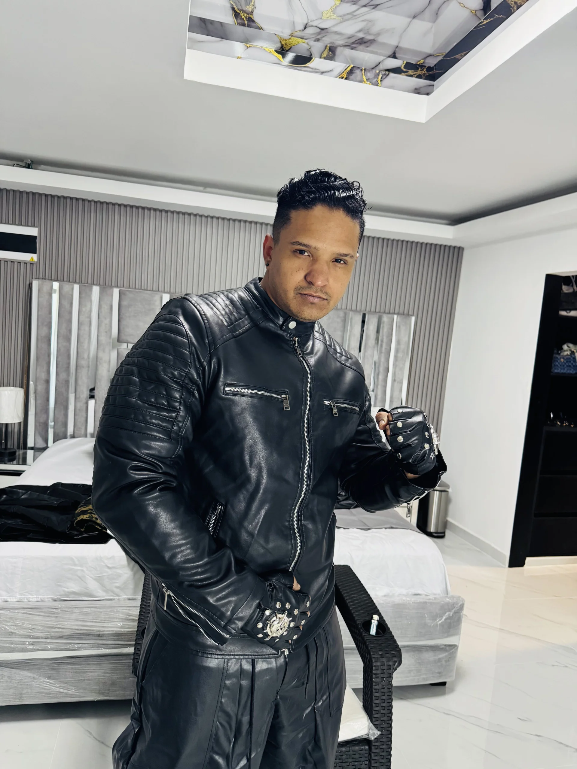 XXX Porn Photo of Nude master_leather 56