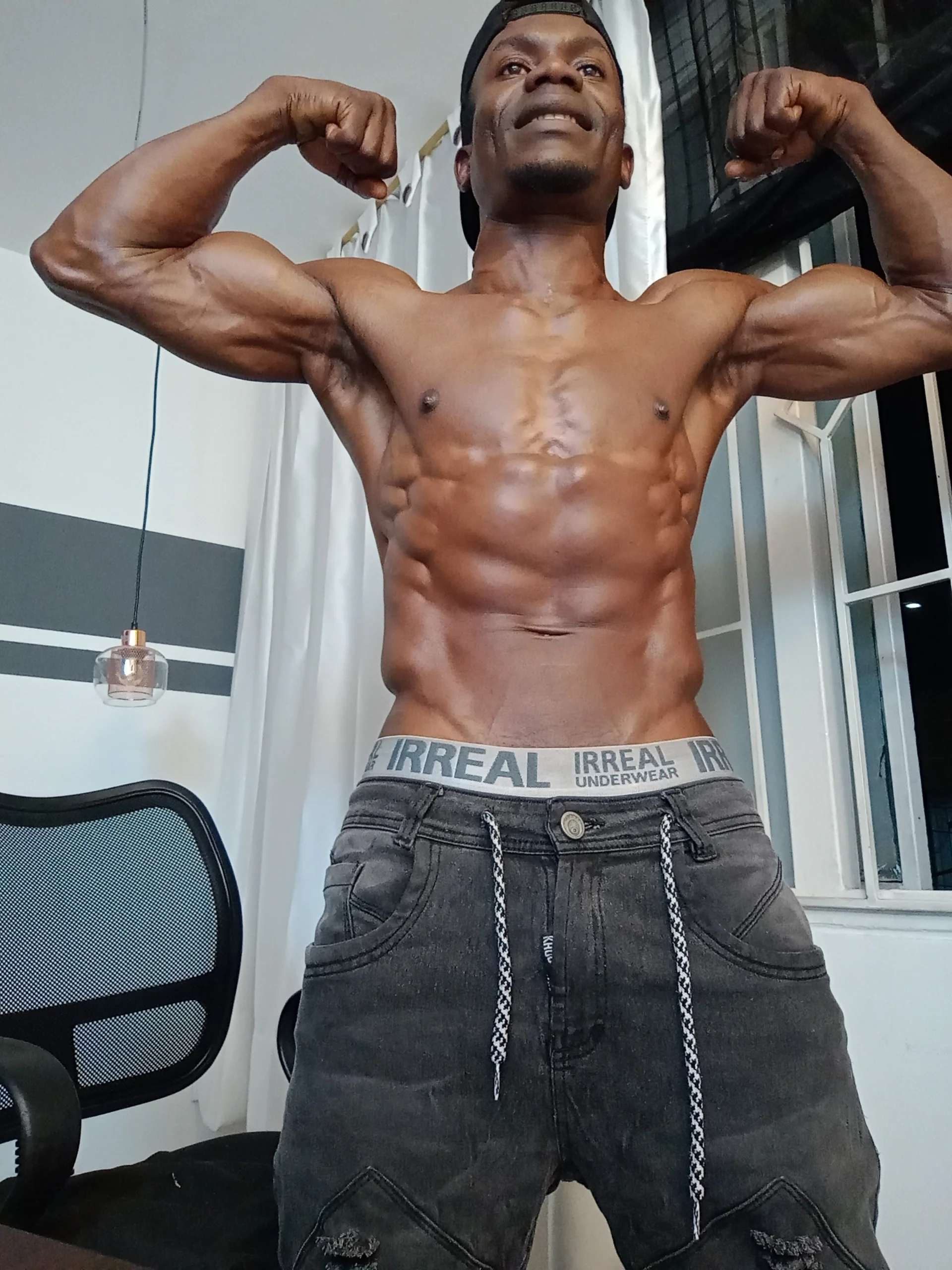 XXX Porn Photo of Nude miltonjjakee 12