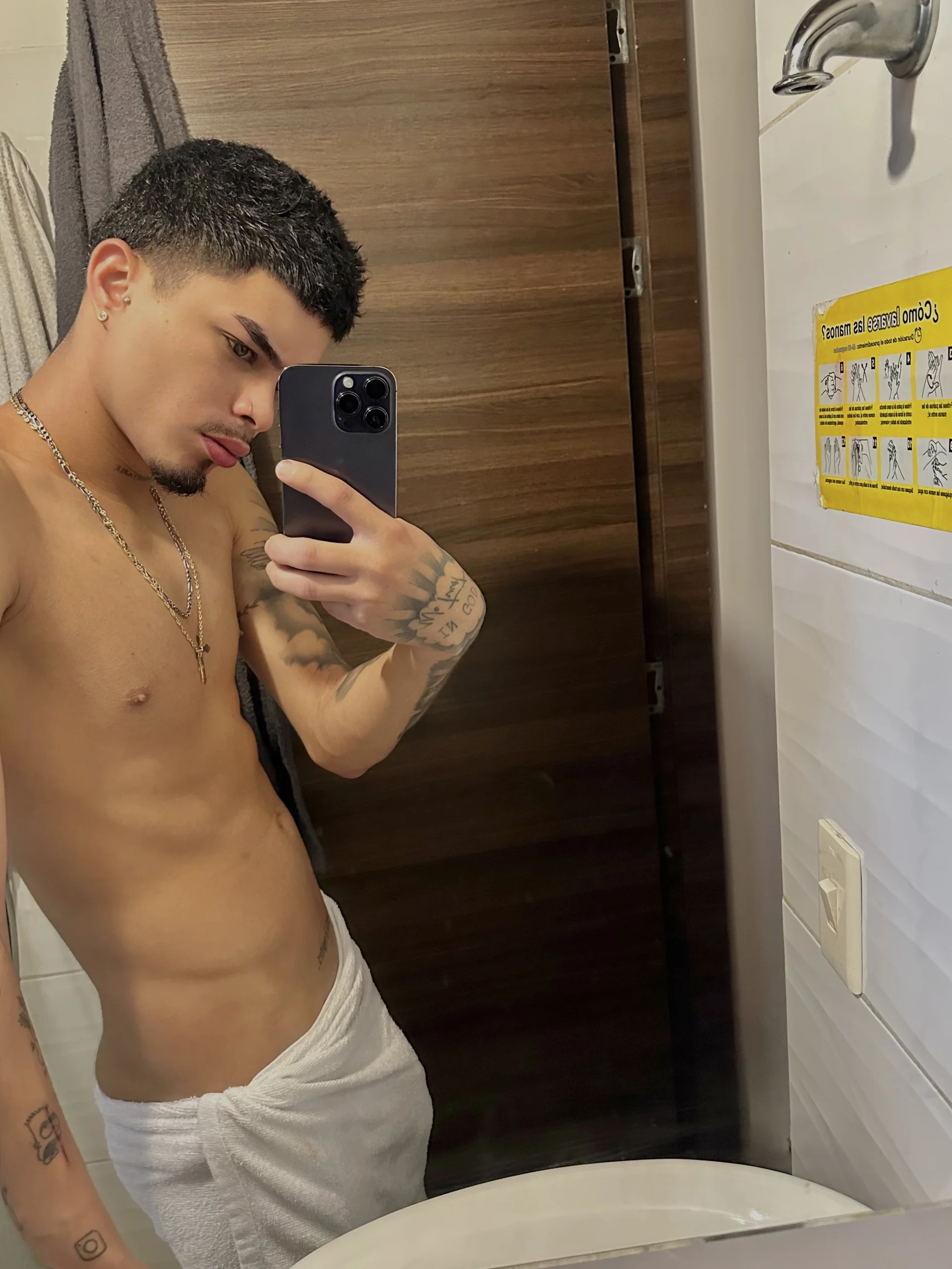 XXX Porn Photo of Nude huge_Santiago 5
