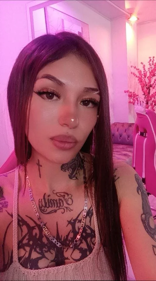 XXX Porn Photo of Nude Charlotte_bower 4