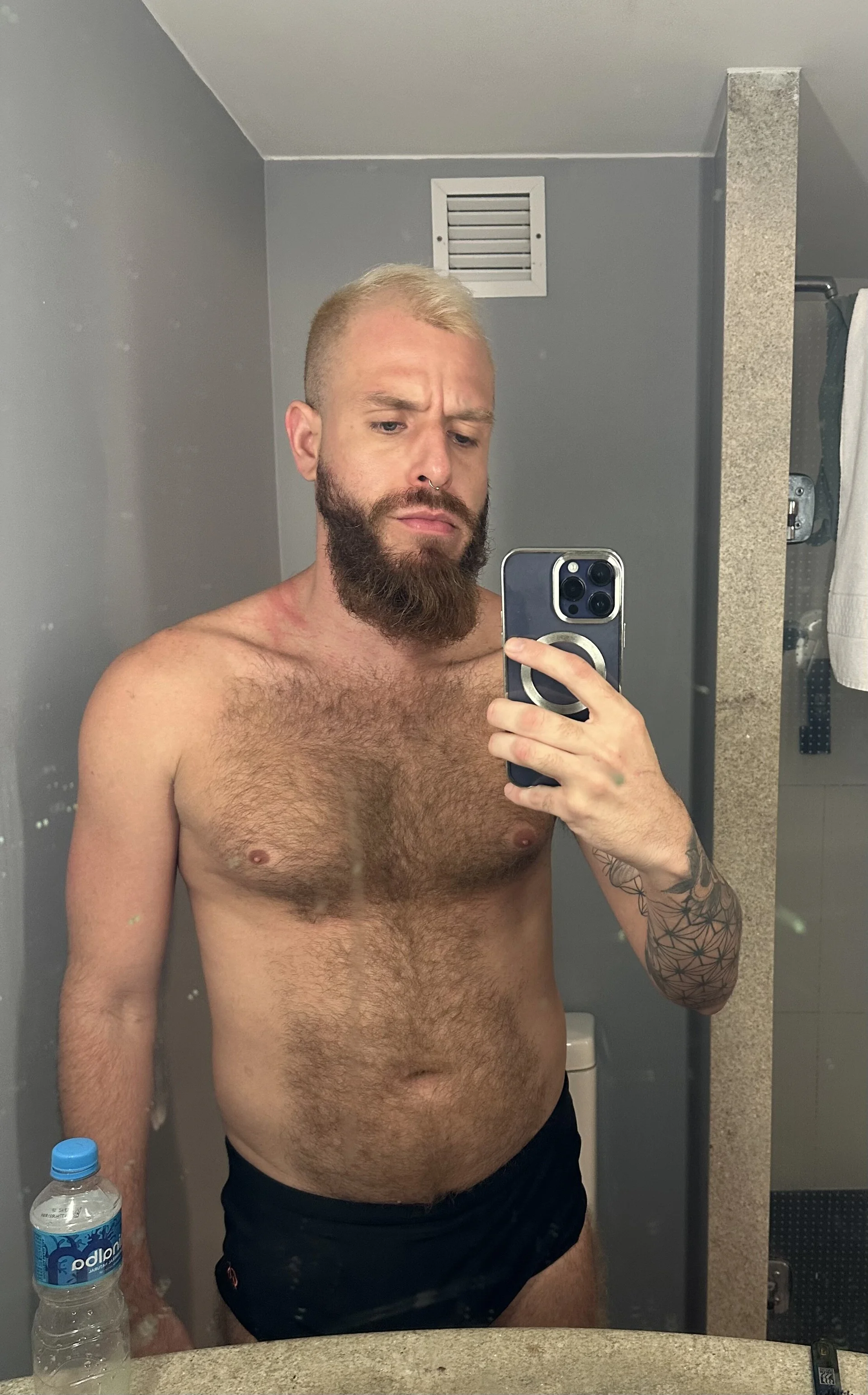 XXX Porn Photo of Nude llHugoll 4