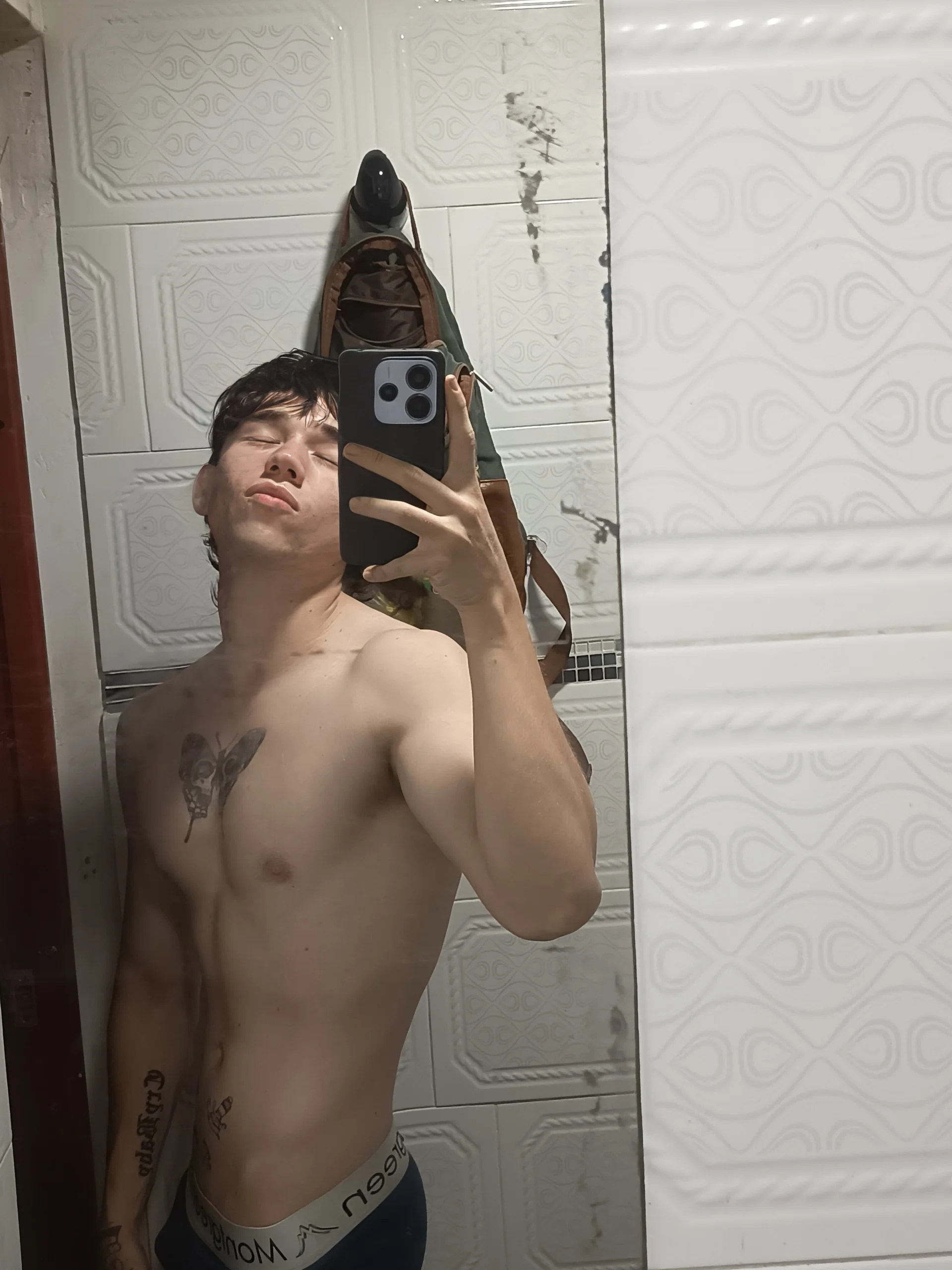 XXX Porn Photo of Nude Logan_sixxer 5