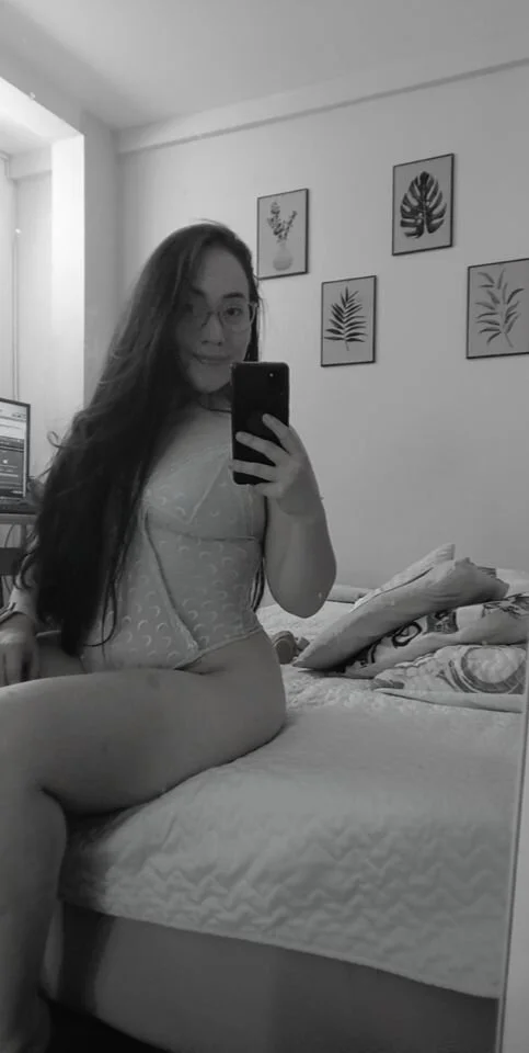 XXX Porn Photo of Nude hotpawgmilf 24