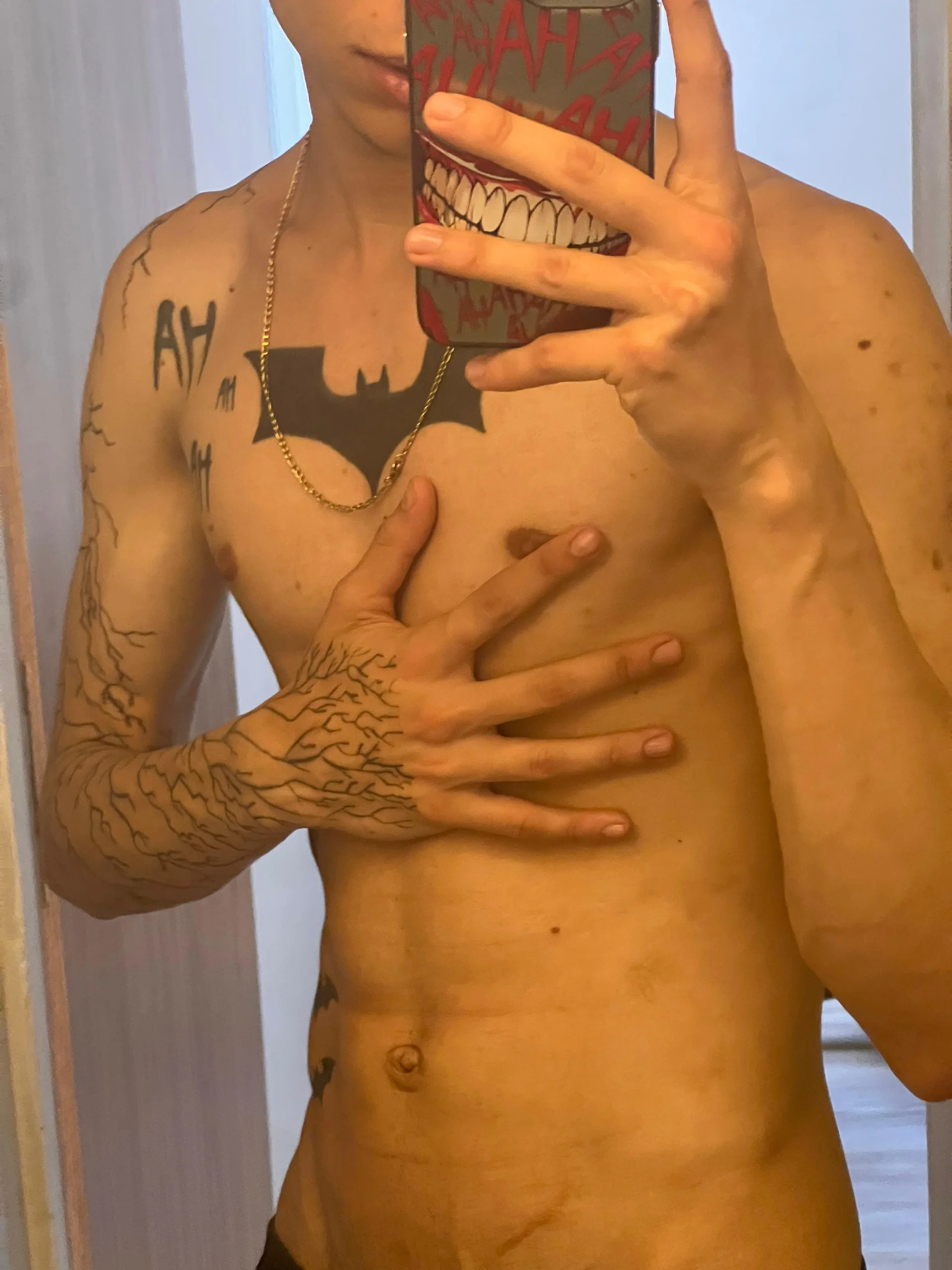 XXX Porn Photo of Nude Skinny_batman 3