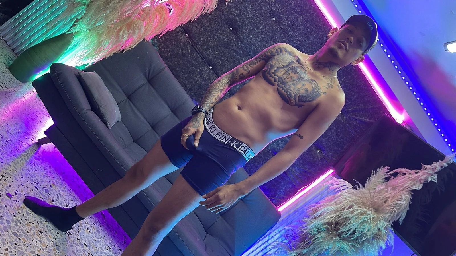 XXX Porn Photo of Nude Winsord_Bigcock 6