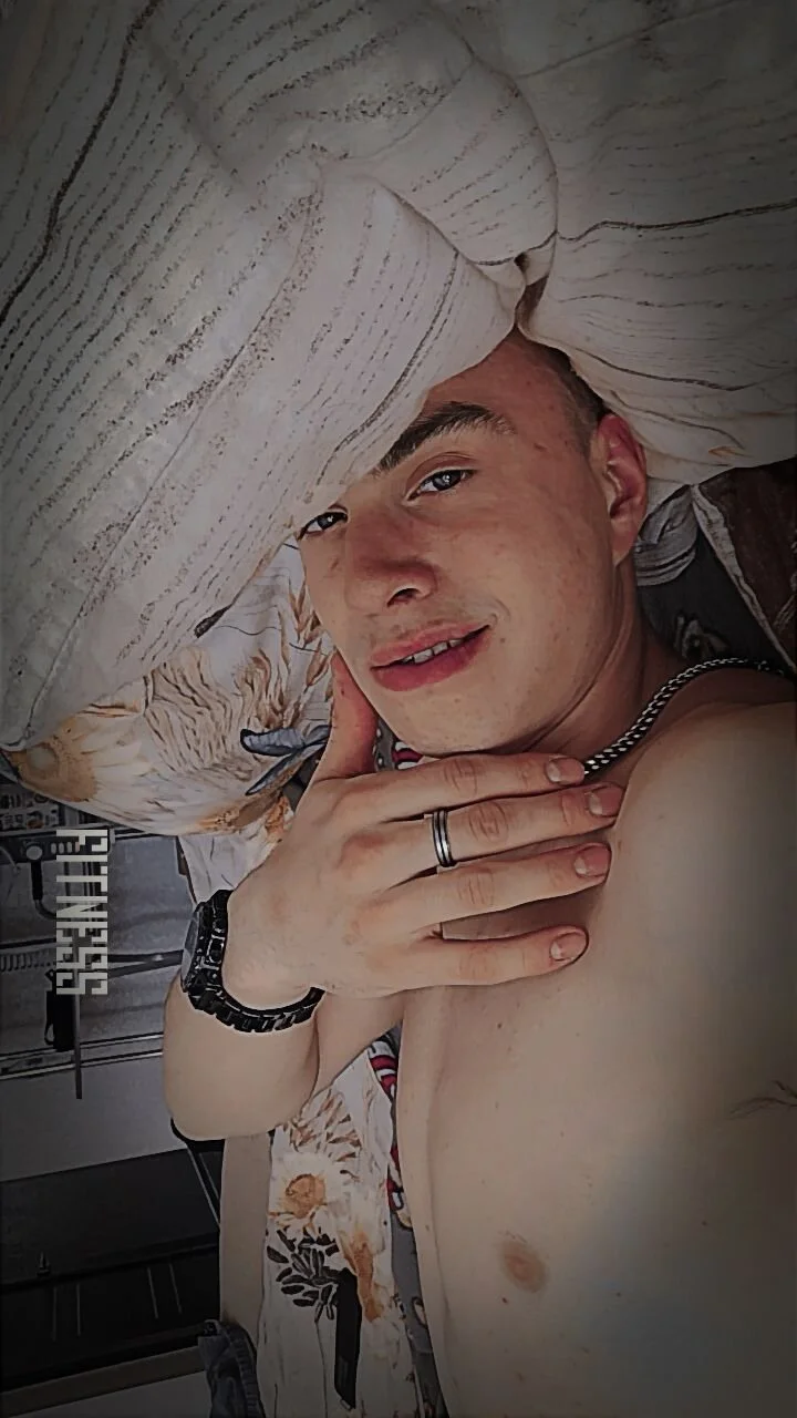 XXX Porn Photo of Nude Kris_Braun 19