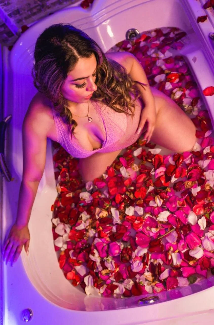 XXX Porn Photo of Nude giigii_hadidd 13