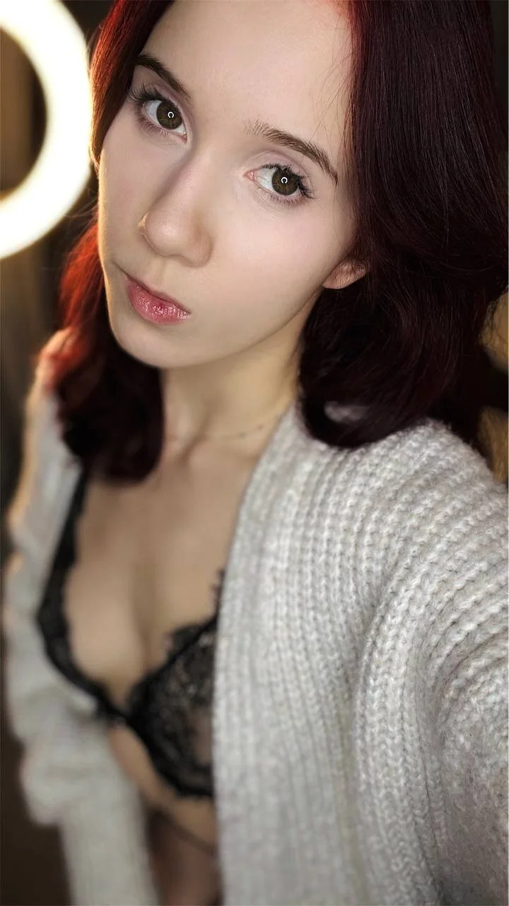XXX Porn Photo of Nude Dearly_Emily 11
