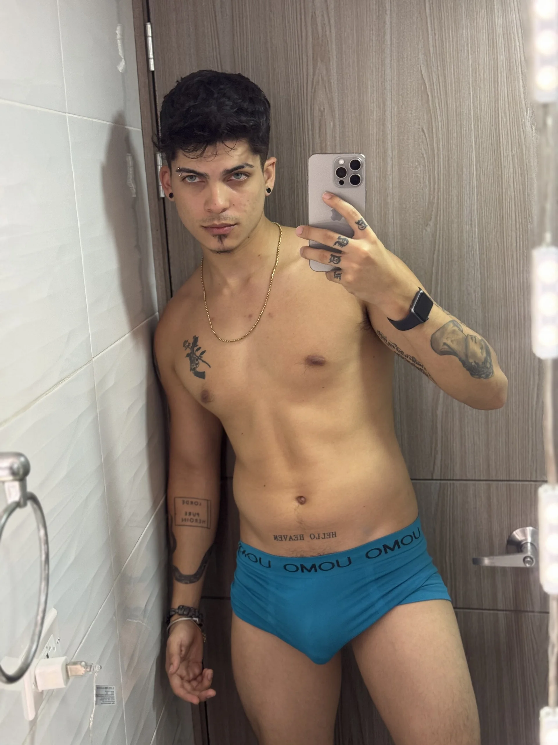 XXX Porn Photo of Nude charlie_hotxxx 6