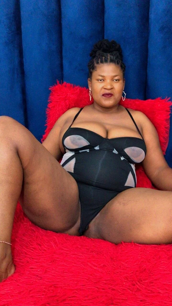 XXX Porn Photo of Nude CandyYumsAerolaX 18