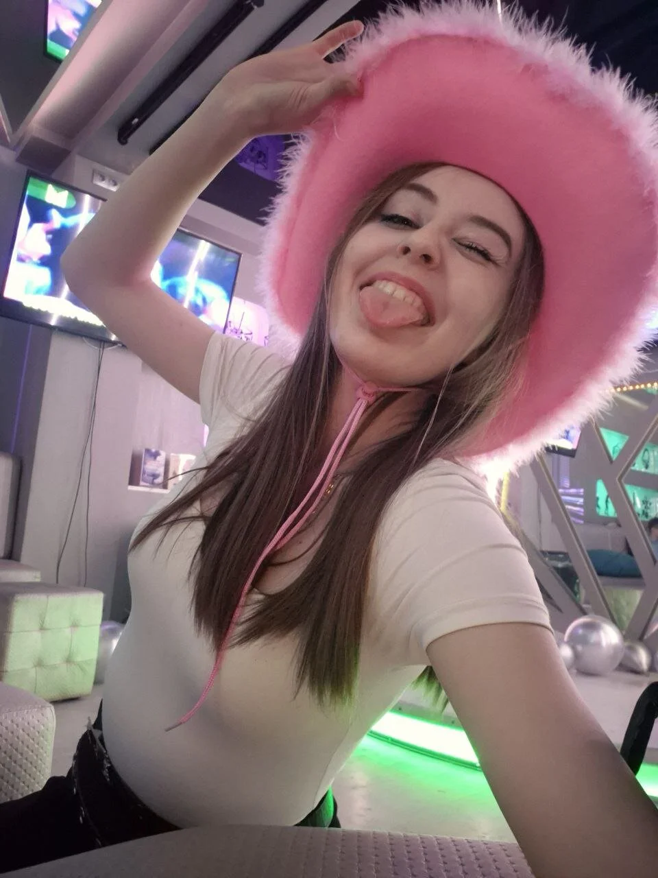 XXX Porn Photo of Nude UteBunning 1