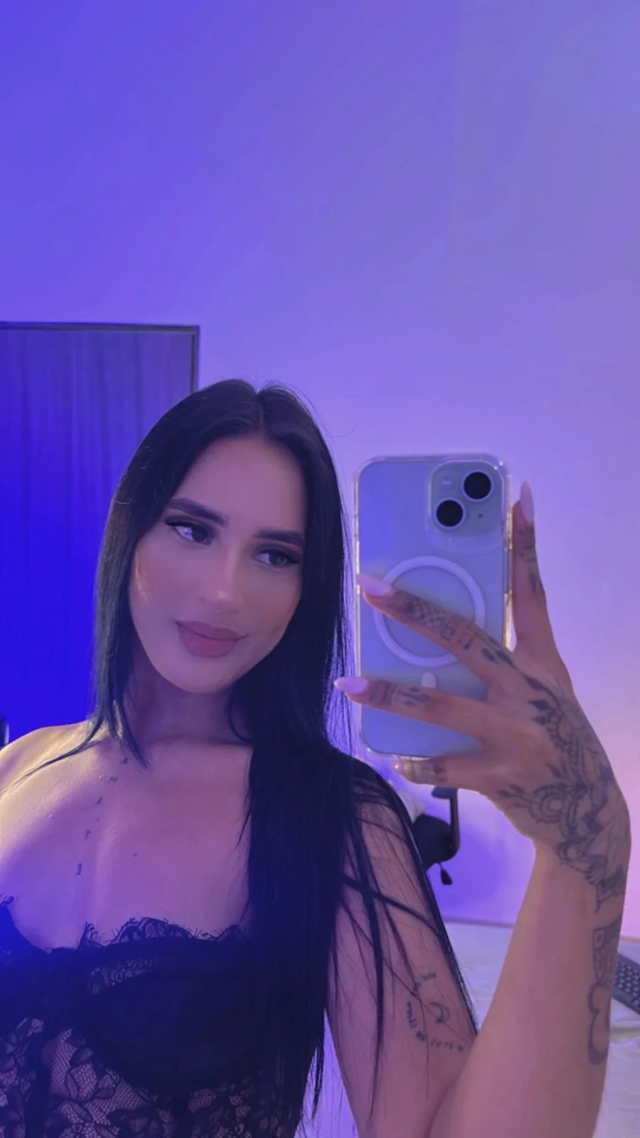 XXX Porn Photo of Nude Emily_luve 18