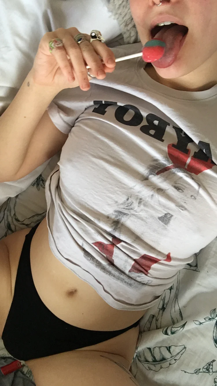 XXX Porn Photo of Nude April_LoveUK 9