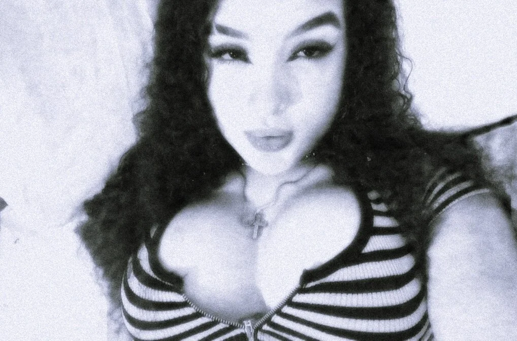 XXX Porn Photo of Nude Majo_BigTits 4