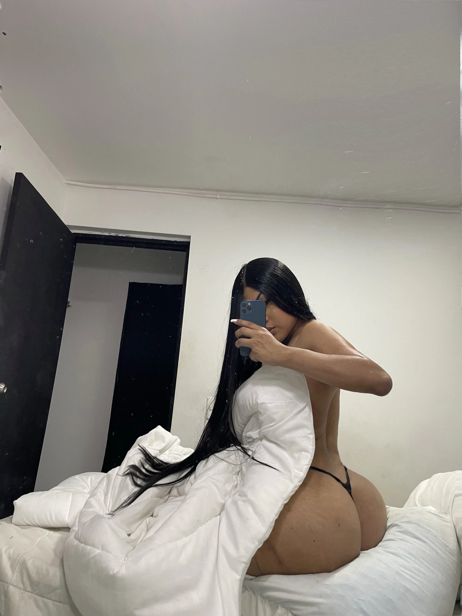 XXX Porn Photo of Nude daniela_white001 7