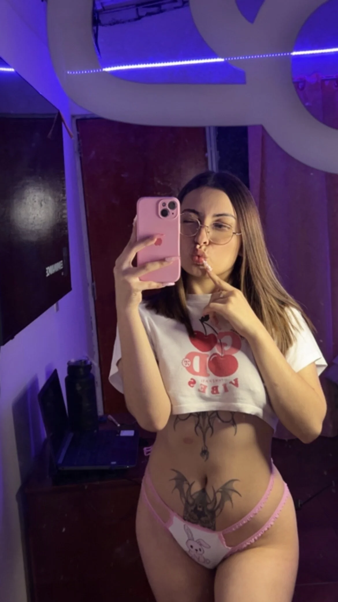 XXX Porn Photo of Nude ailen_wood 1