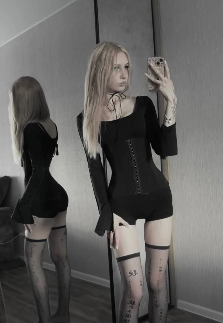 XXX Porn Photo of Nude SashaQuin 2