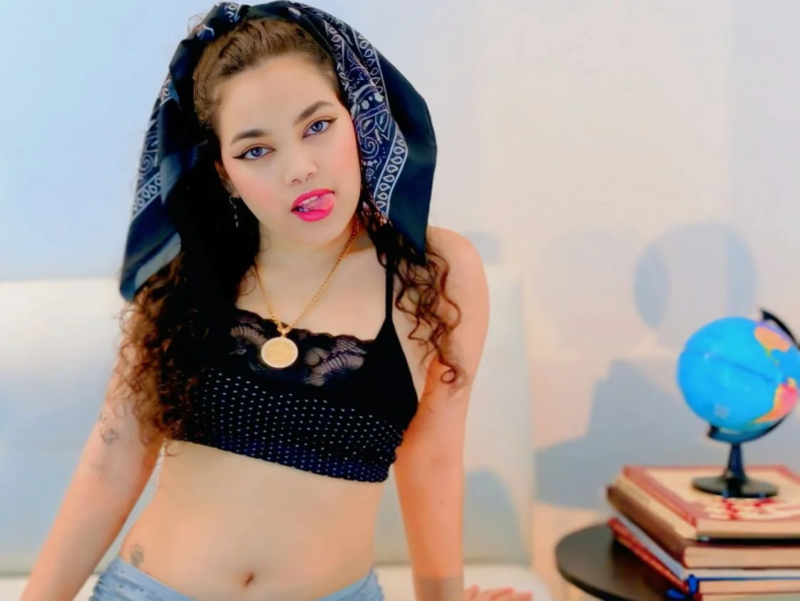 XXX Porn Photo of Nude luna_veega 4
