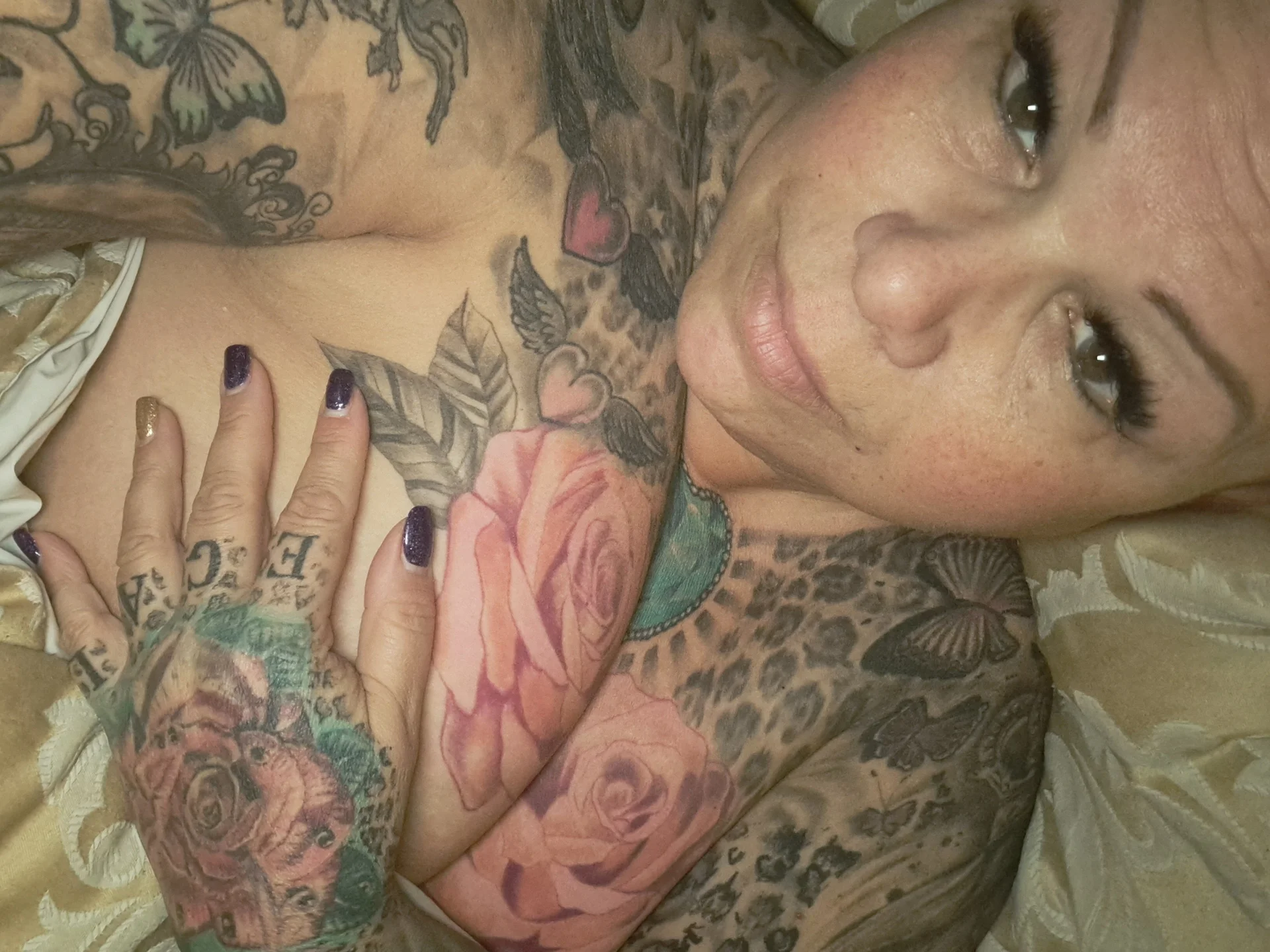 XXX Porn Photo of Nude gepiercte_nippel 2