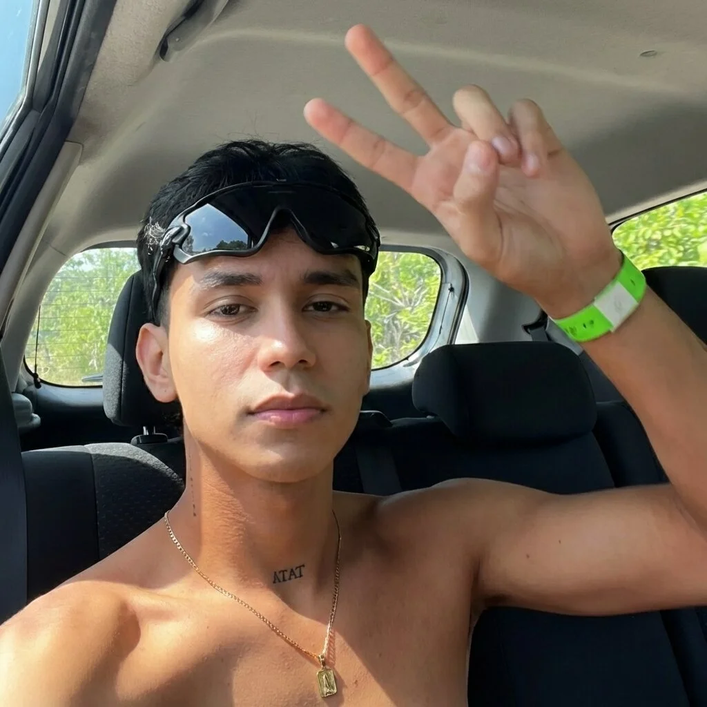 XXX Porn Photo of Nude Damien_Howard 10