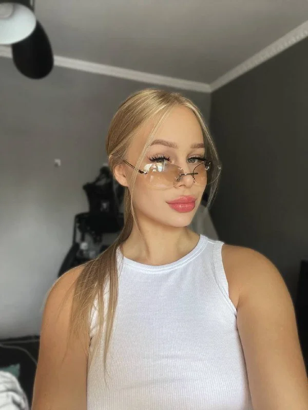 XXX Porn Photo of Nude cassiemurr_ 14