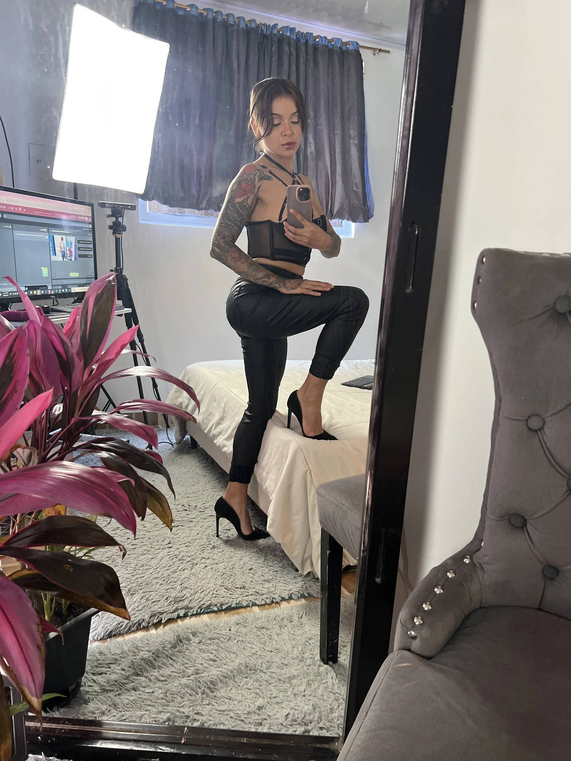 XXX Porn Photo of Nude Selena_G69 1086