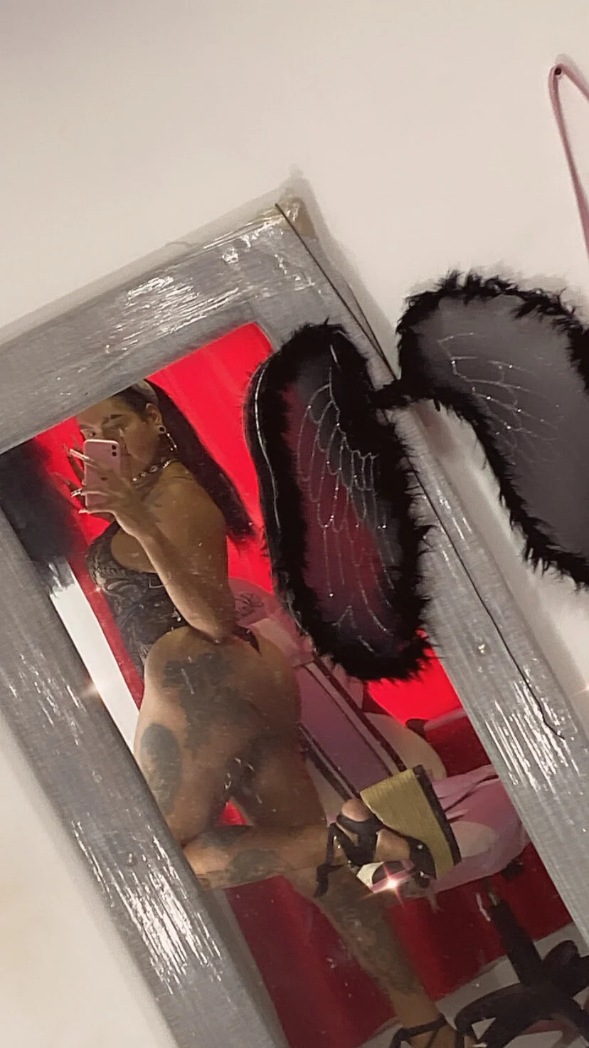 XXX Porn Photo of Nude IsabellBigtitsxx 3