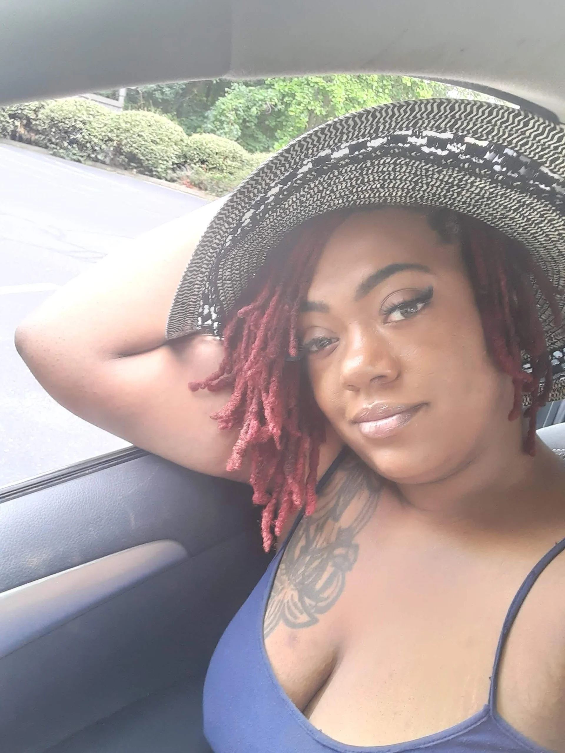 XXX Porn Photo of Nude StallionMilf 22