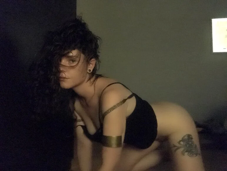 XXX Porn Photo of Nude OniricFemme 13