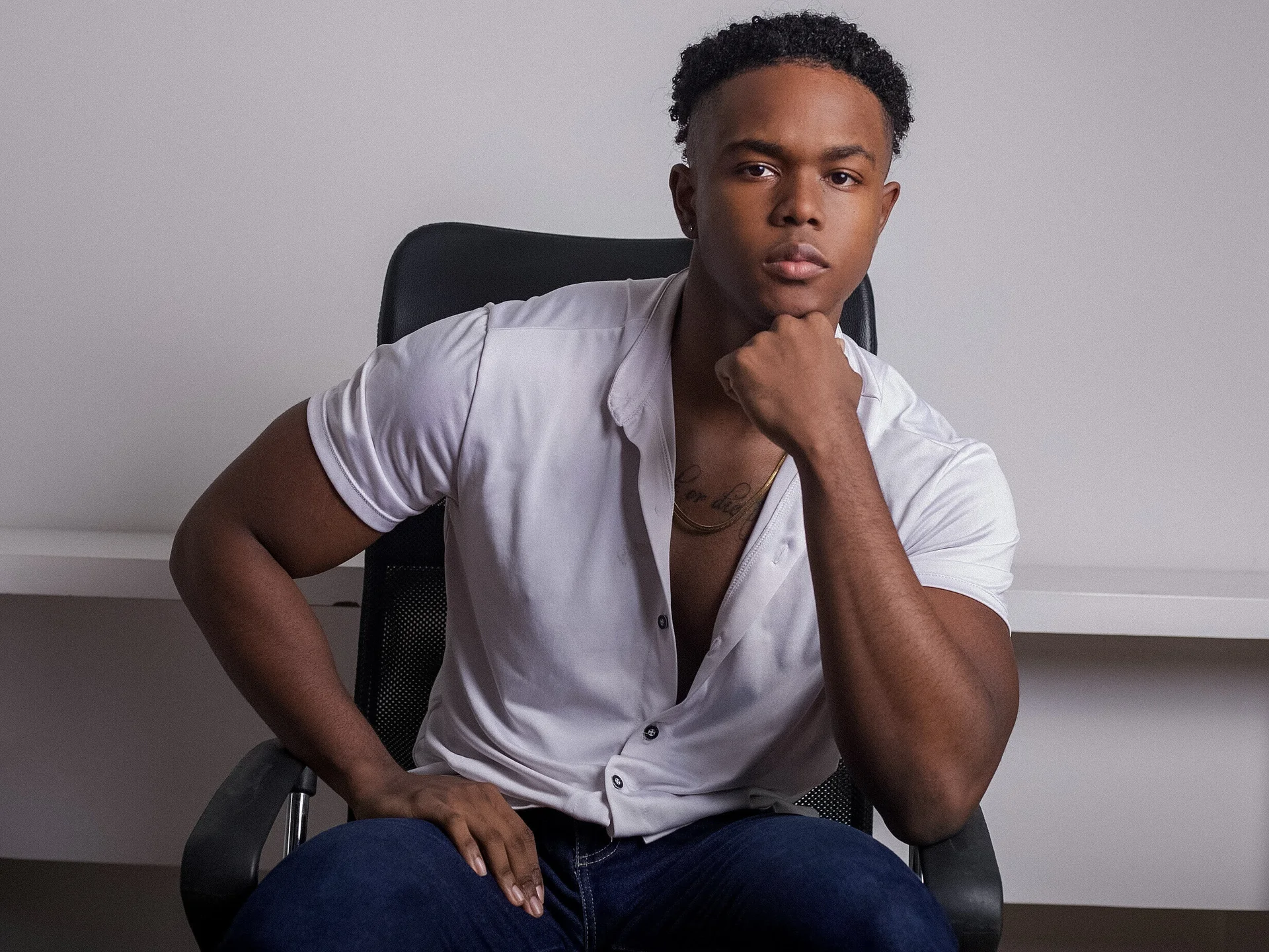 XXX Porn Photo of Nude AdonisKnight 1