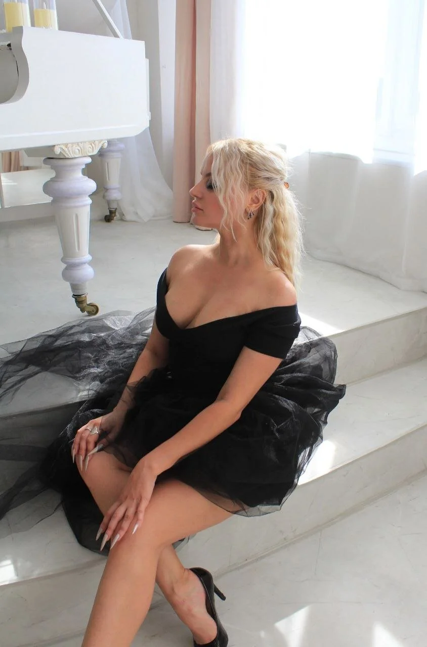 XXX Porn Photo of Nude Miss_Alice_Silver 7