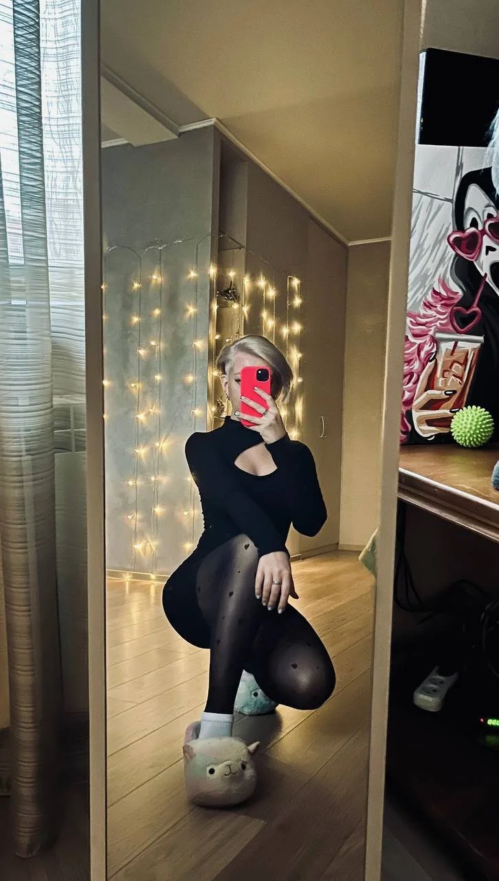 XXX Porn Photo of Nude tykioty_Miley 44