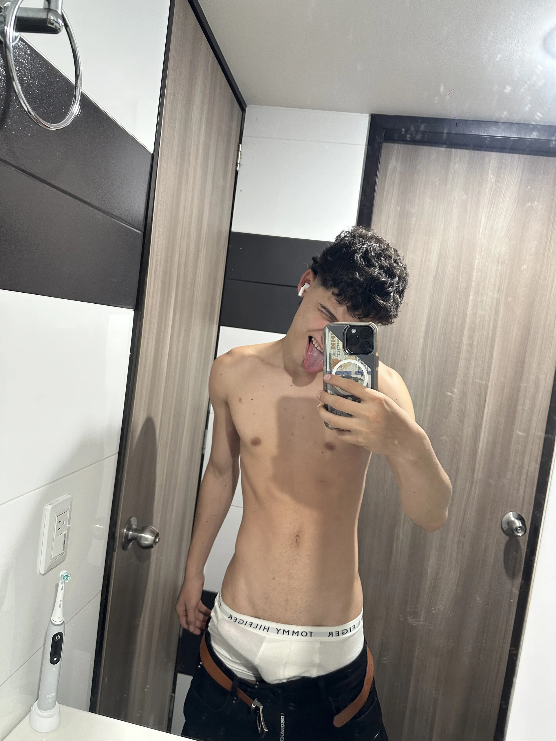 XXX Porn Photo of Nude Max_cortes1 2