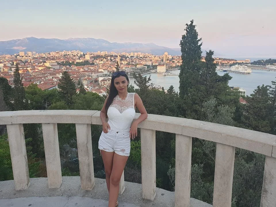 XXX Porn Photo of Nude juliahayessxx 320