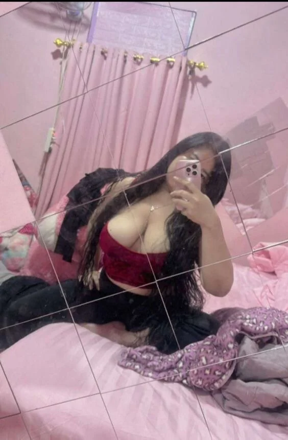 XXX Porn Photo of Nude saracurvy89 4