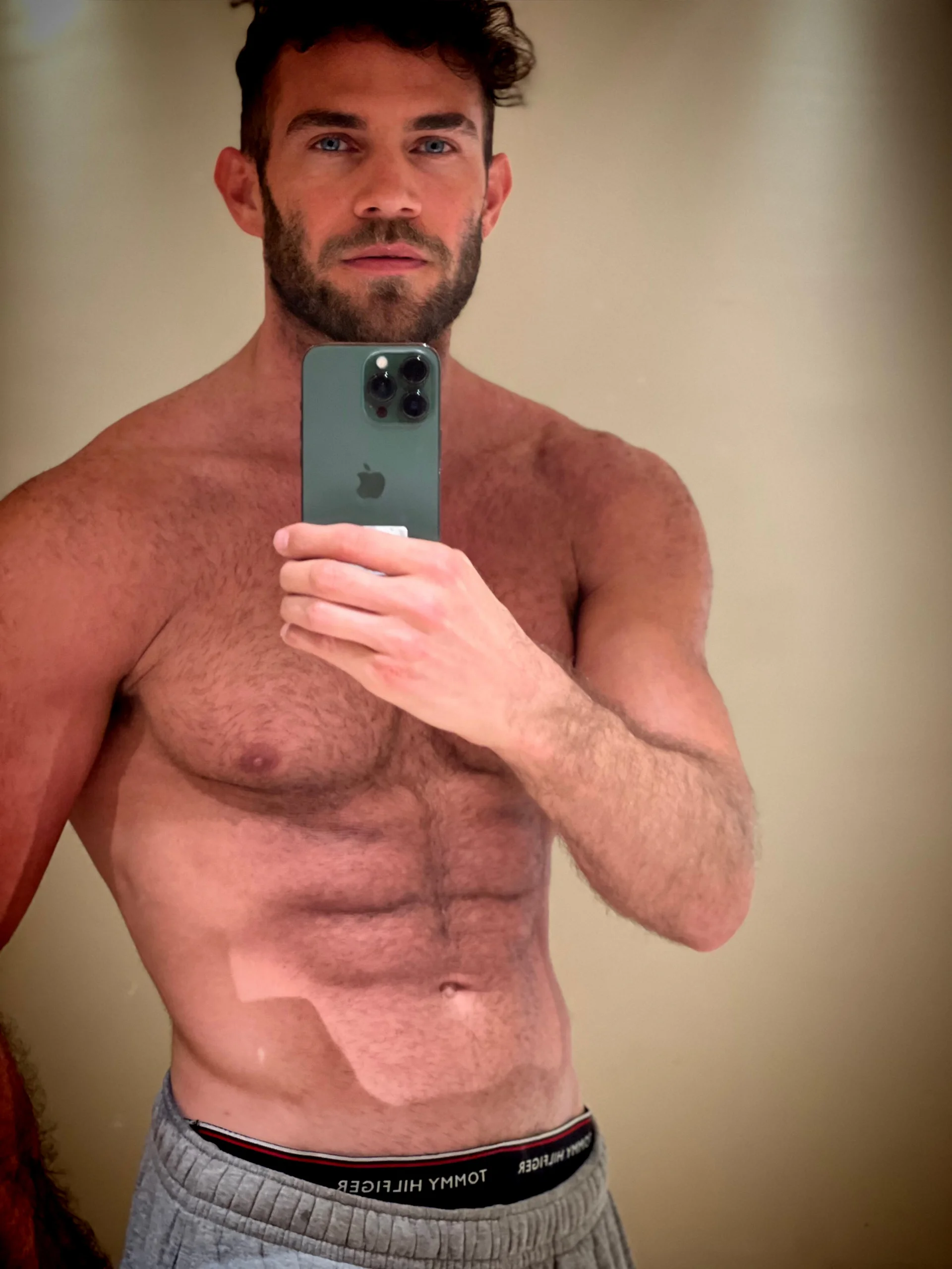 XXX Porn Photo of Nude alpha-hunk 2