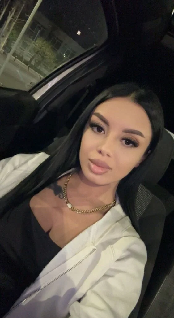 XXX Porn Photo of Nude RoxelleFox 4